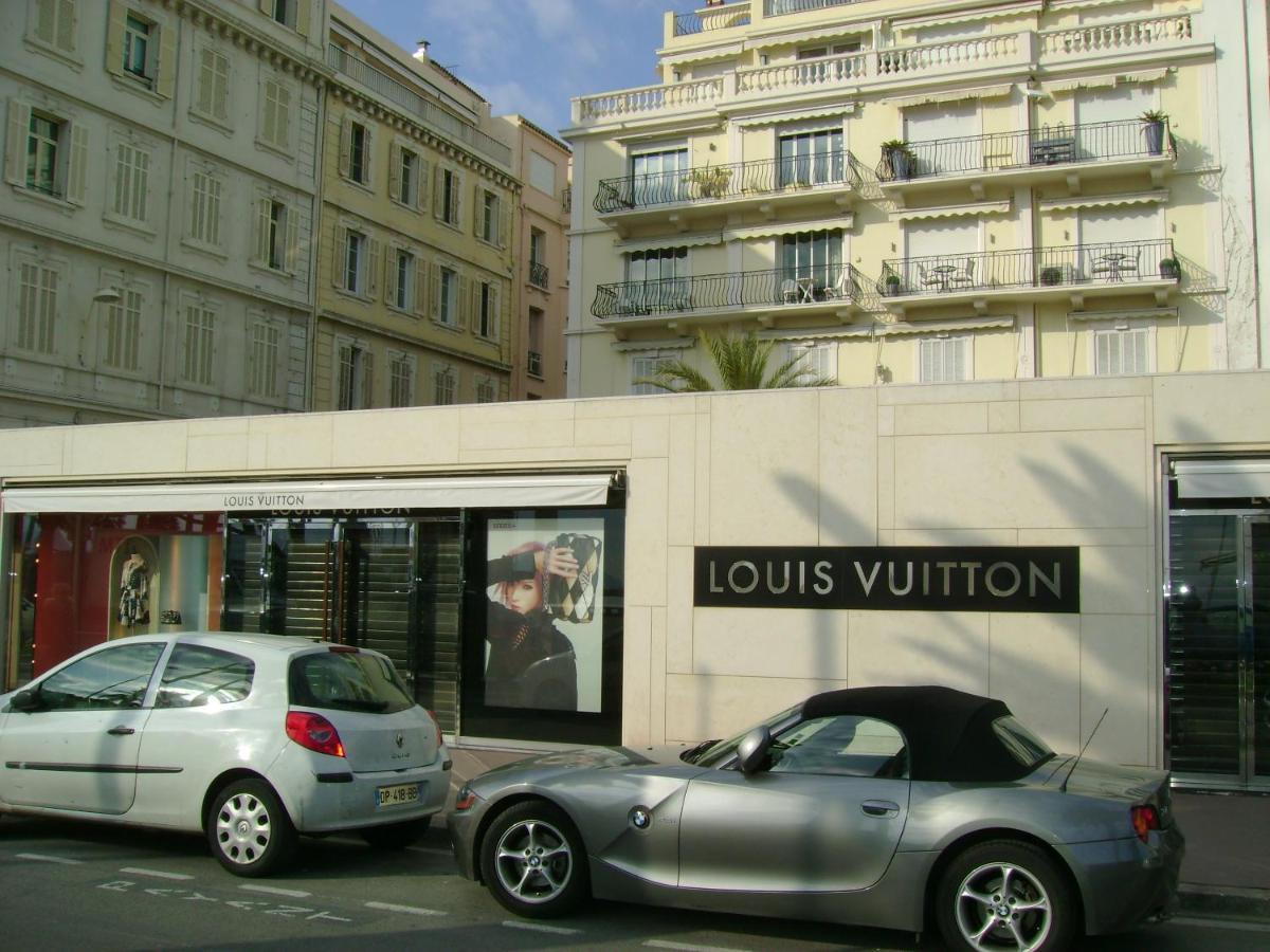 Rue St Antoine * Cannes